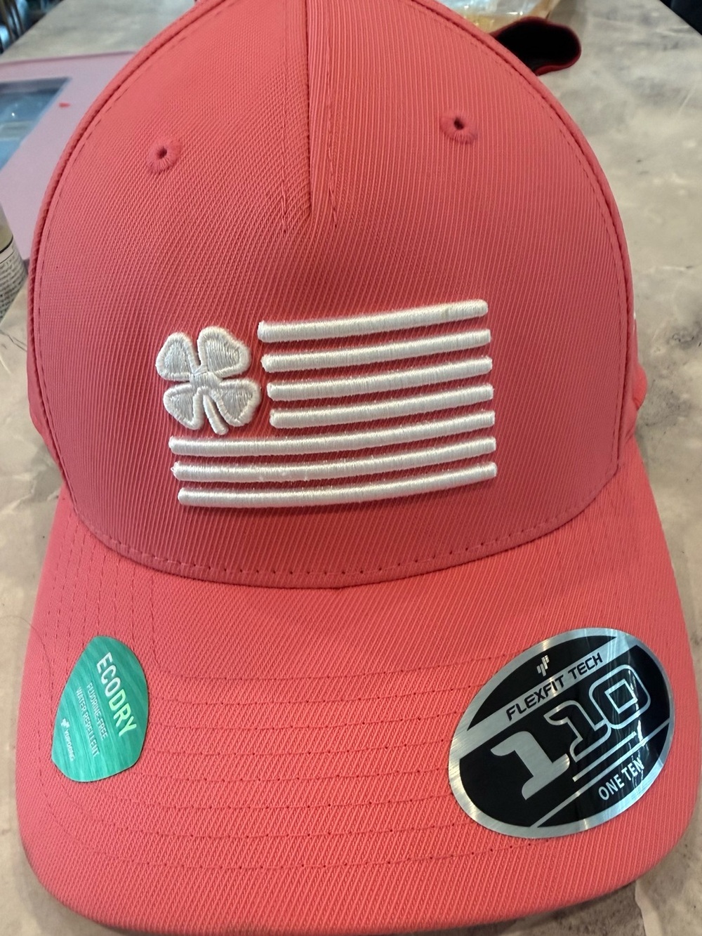 Unisex PGA tour limited edition Black Clover brand Flexfit Cap with Clover Flag
